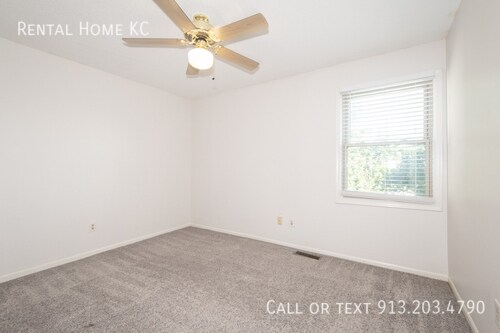 Building Photo - 15730 W Locust St