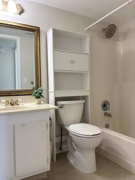 Building Photo - 21902 Lake Forest Cir