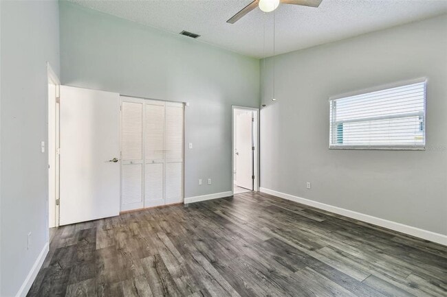 Building Photo - 331 Feather Tree Dr
