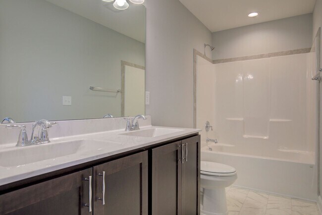 Building Photo - 521 Transom Wy