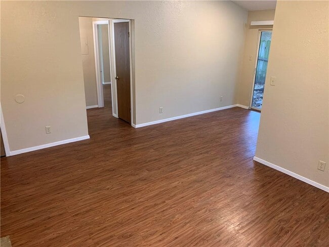 Building Photo - 8009 Clydesdale Dr