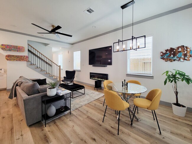 Building Photo - This 4-bedroom, 3-bathroom, two-story residence comes with a generous two-car attached garage. Re...