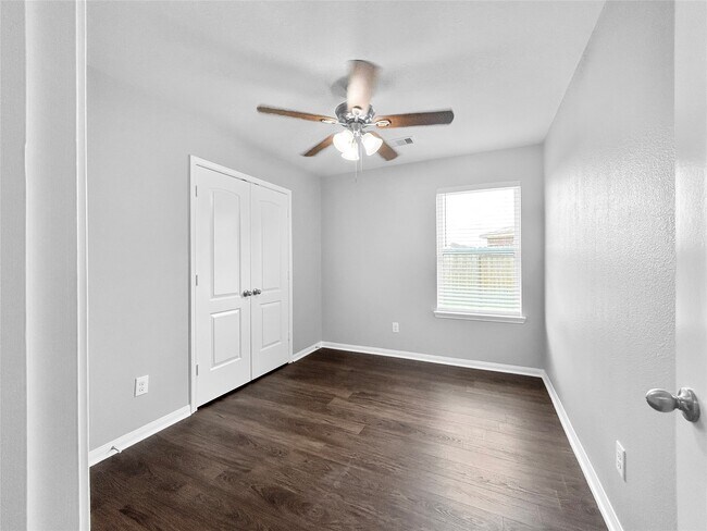 Building Photo - 12101 Seacrest Ln