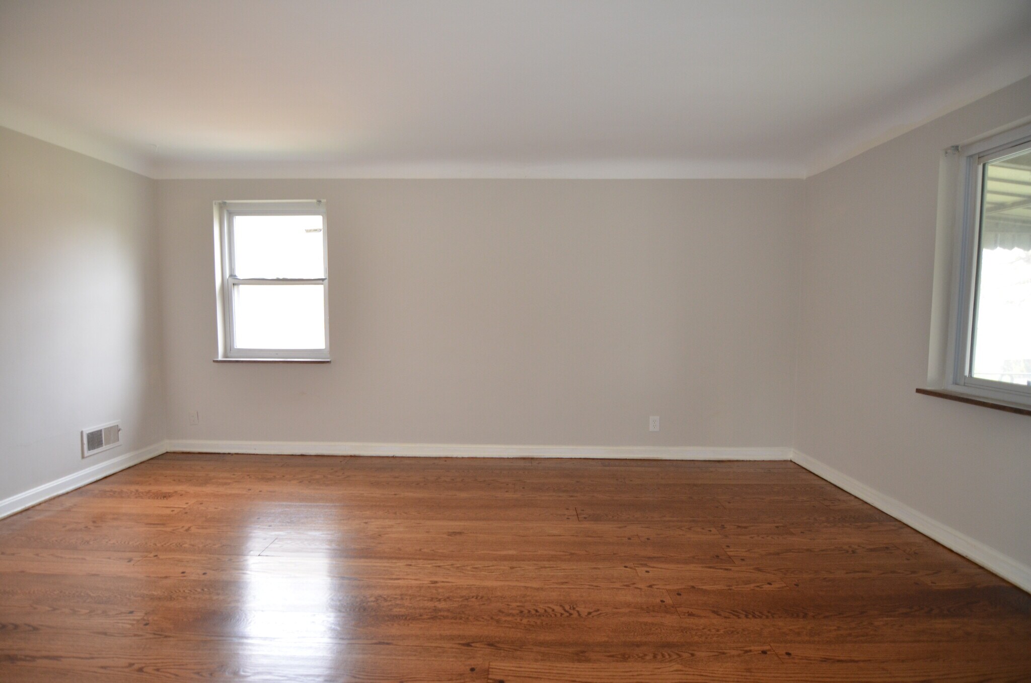 Building Photo - 7233 Brookcrest Dr