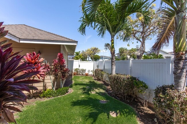 Building Photo - Stunning 4 Bedroom with 3 Bathroom Home in...