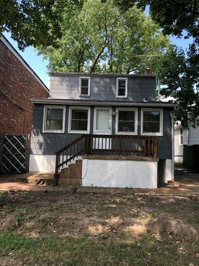 Building Photo - 2 Story, 3+ Bed, 2 Full Baths, Home with G...