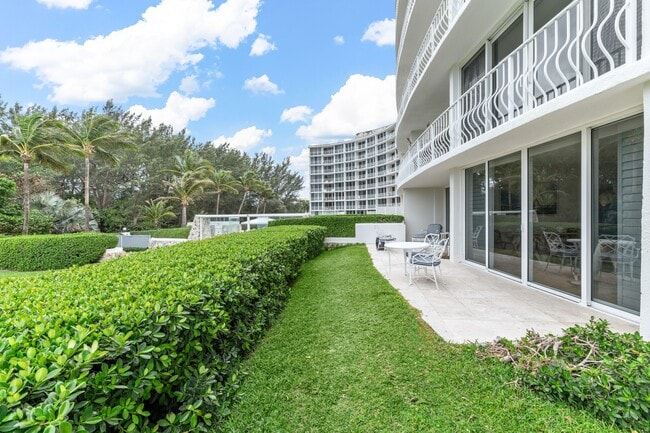 Building Photo - 2774 S Ocean Blvd