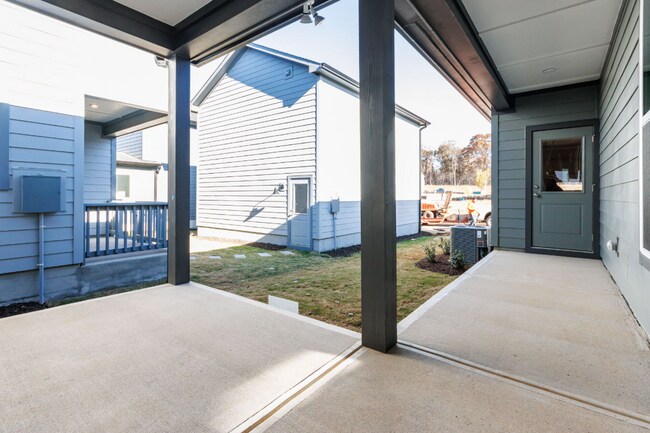 Building Photo - 339 Parkland Dr