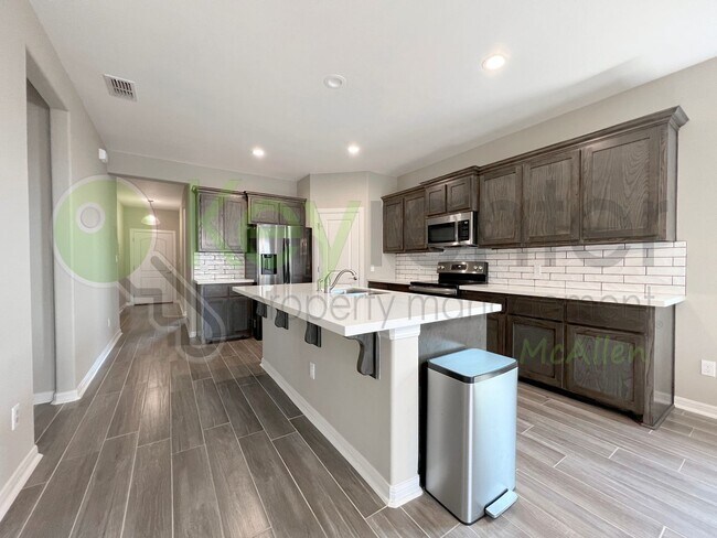 Building Photo - Beautiful Brand New  4bed/3 bath House in Mission