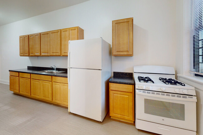 Kitchen - 5218-5220 S. Kimbark Avenue