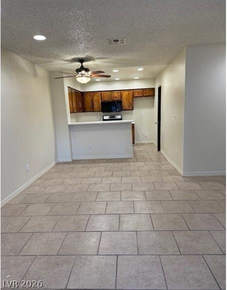 Building Photo - 2121 Chertsey Dr