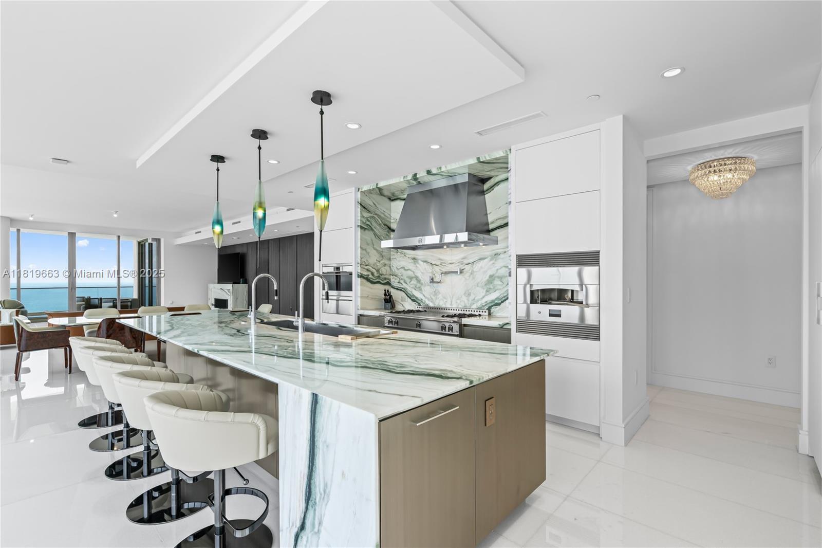 Building Photo - 17975 Collins Ave
