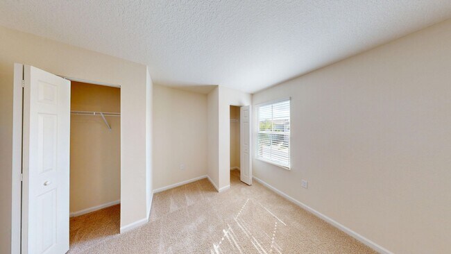 Building Photo - 3 BR/ 2.5 Bath TOWNHOME- Waterford Lakes!  ** COMING SOON **