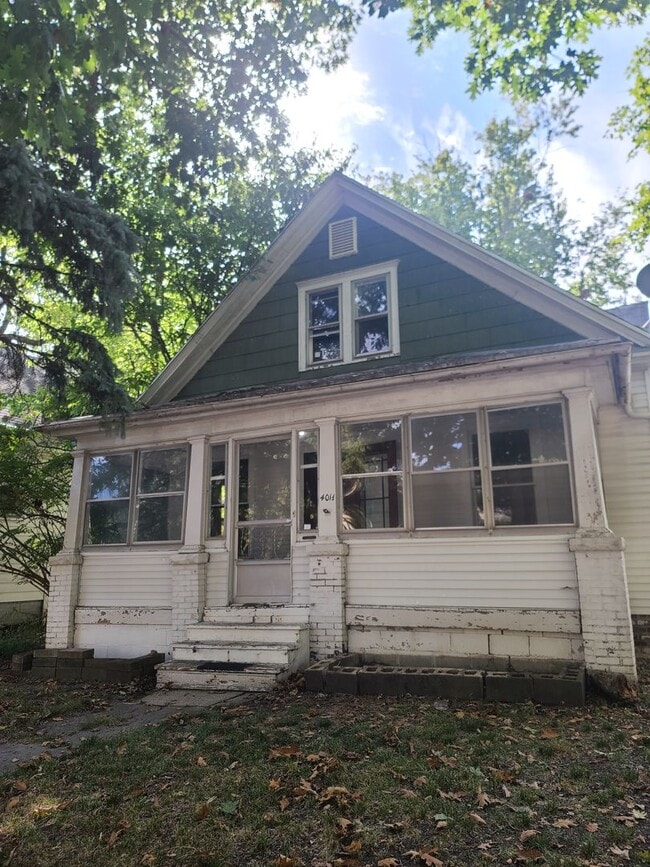 Building Photo - 401 1/2 W Vine St.