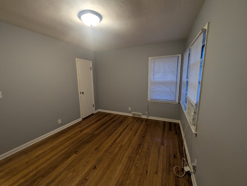 Building Photo - 1709 B St