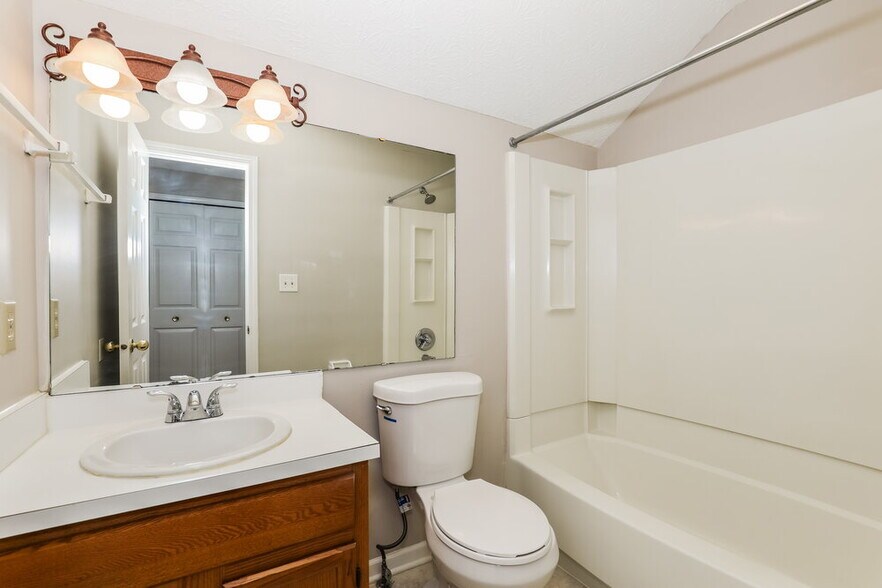 Building Photo - 2917 Sunnyfield Ct
