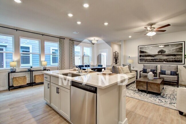 Building Photo - 888 Casina Cir