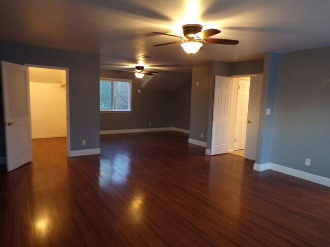 Building Photo - 14921 Sunnybank Ave