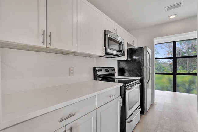 Building Photo - 1040 Homewood Blvd