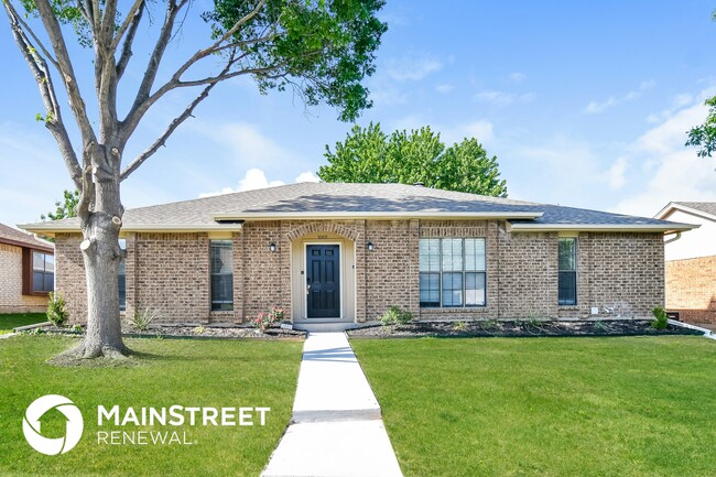 Building Photo - 1001 Field Trail Dr