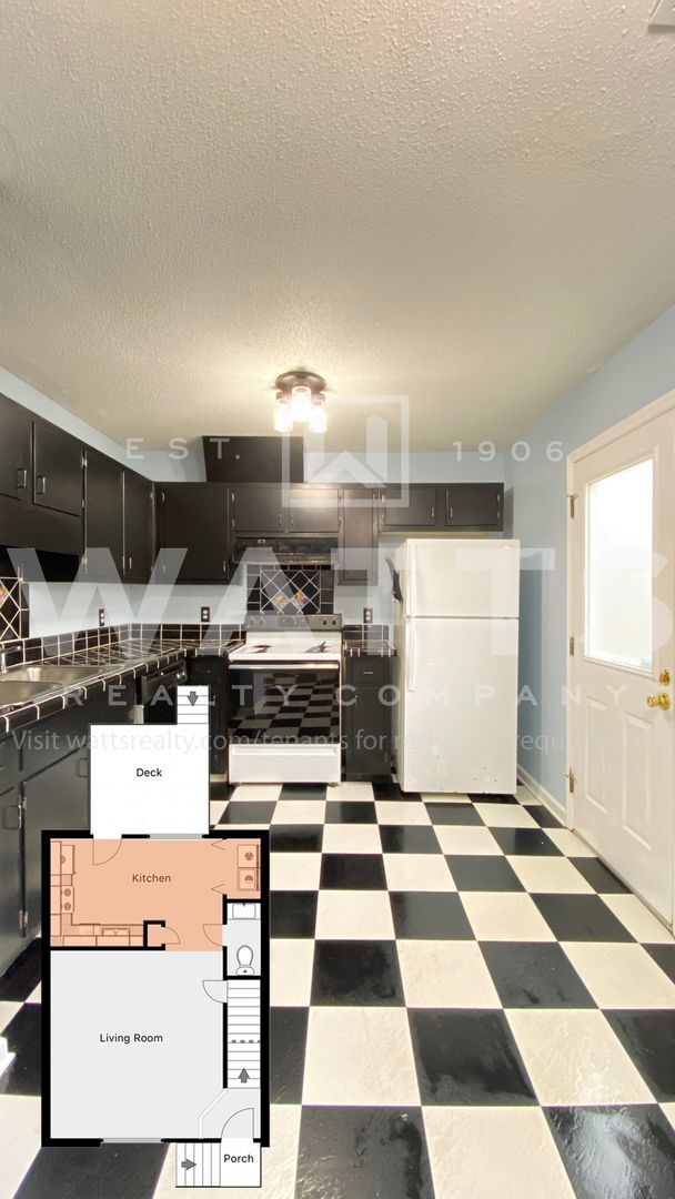 Building Photo - 2 Bedroom Southside Townhouse