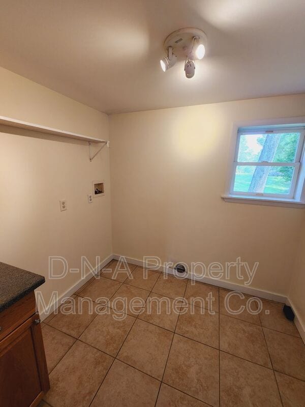 Building Photo - 149 Hiro Ln
