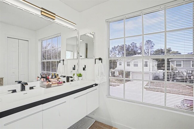 Building Photo - 8105 River Mont Way