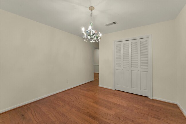 Building Photo - 110 Hillcrest Dr