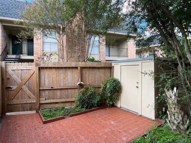 Building Photo - 1601 S Shepherd Dr