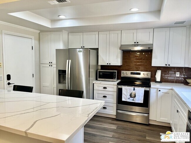 Building Photo - 2441 S Birdie Way