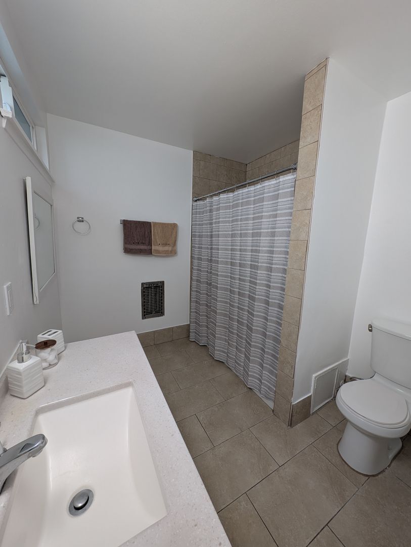 Building Photo - 5131 Buffalo Ave