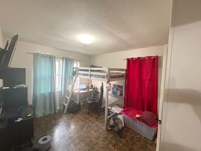 Building Photo - 226 C R 217