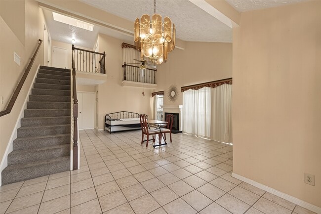 Building Photo - 11866 Plumbrook Dr