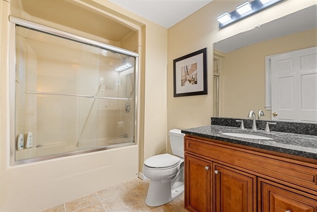 Building Photo - 168 Upton St