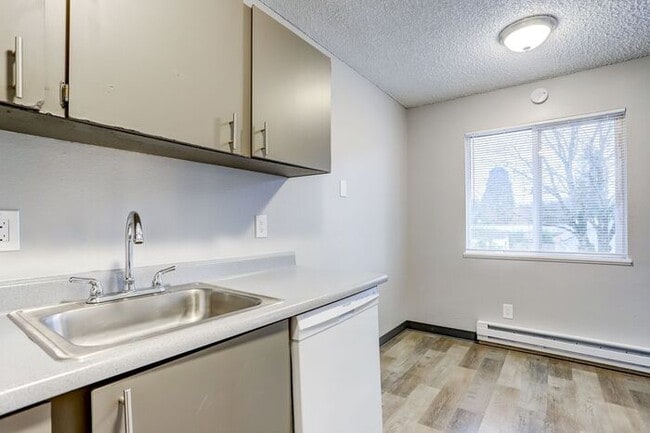 Building Photo - NOW RENTING! Upper 1-bedroom 1 bath! JUST ...