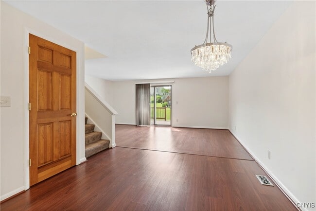 Building Photo - 104 Lookout Cir