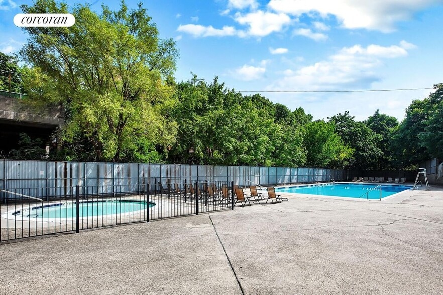 Building Photo - 3215 Avenue H