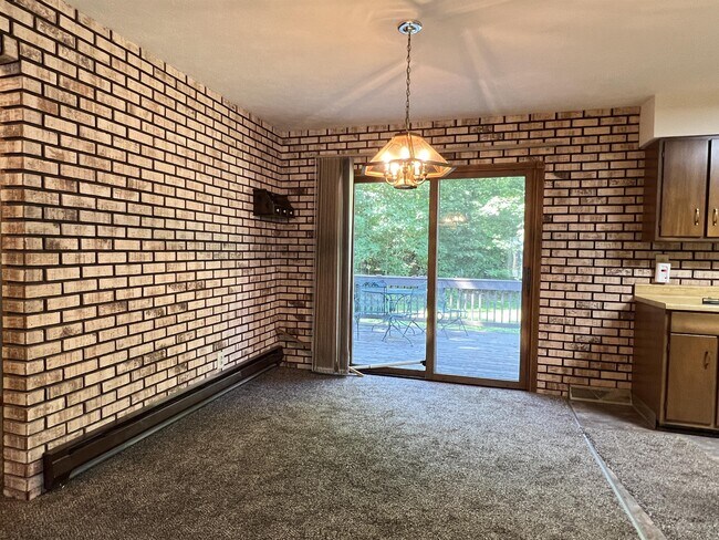 Building Photo - 104 Sunset Dr