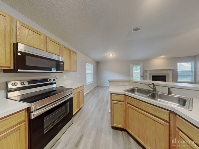 Building Photo - 4500 Loveland Pass Dr E