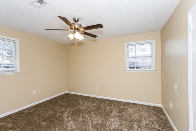 Building Photo - 7671 Mendelwood Dr