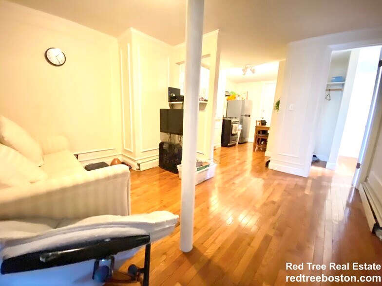 Building Photo - 238 Everett St