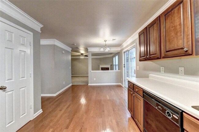 Building Photo - 3070 Centerglen Ln