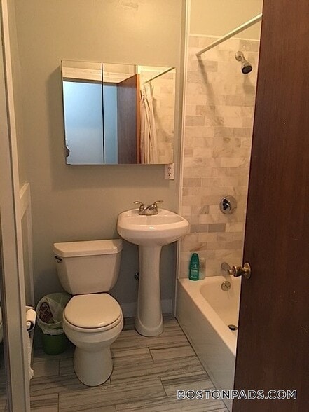 Building Photo - 220 Prospect St