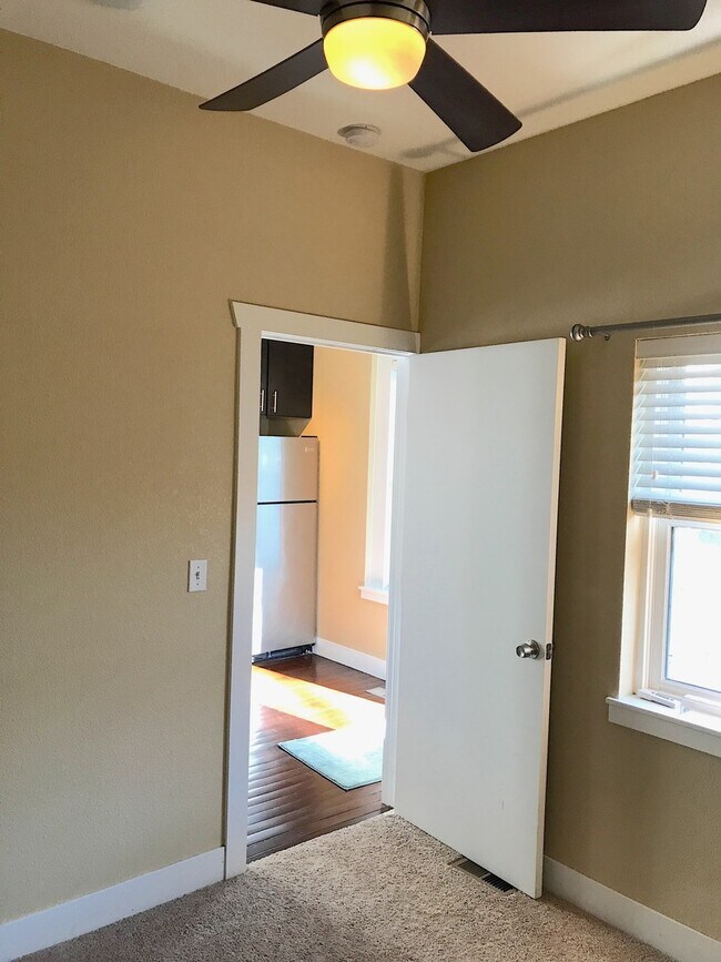 Building Photo - Available Now - 2Bedroom/1Bathroom in RiNo!