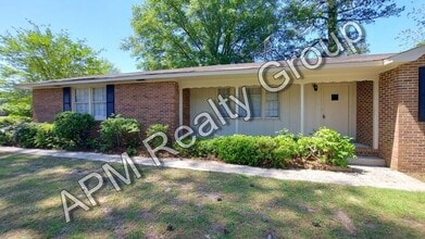 Building Photo - Large home in Southeast Columbia