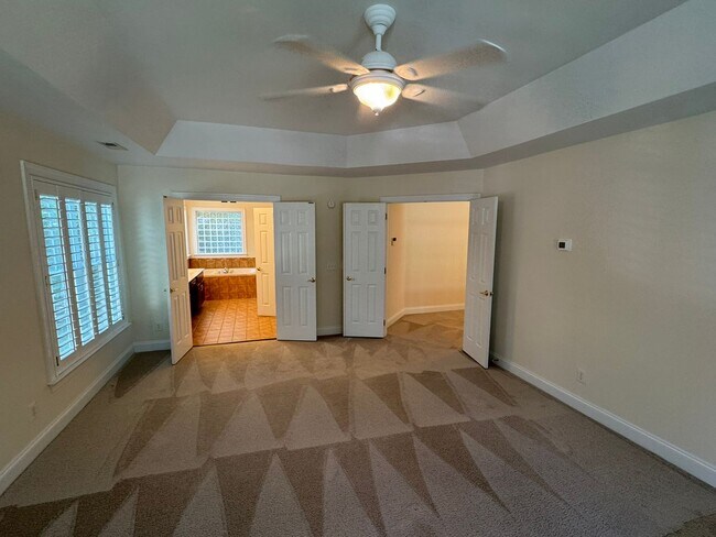 Building Photo - 7127 Weddington Brook Dr