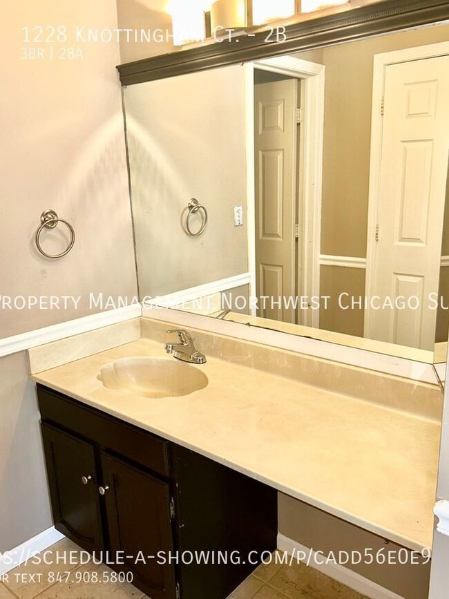 Building Photo - 1228 Knottingham Ct