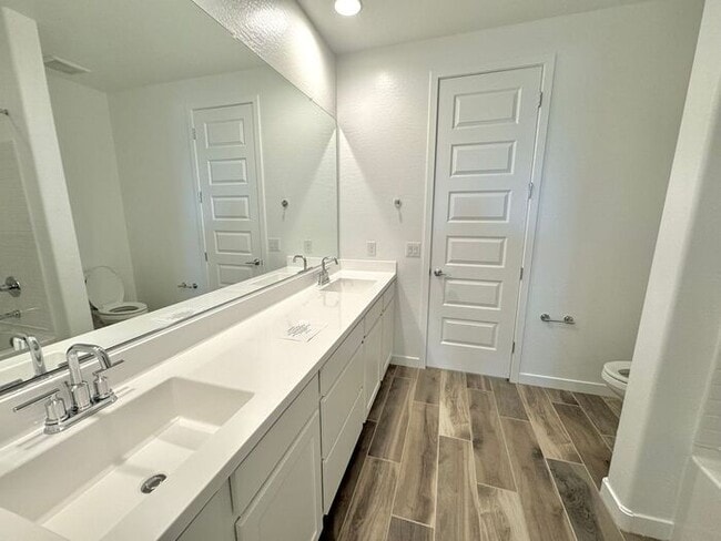 Building Photo - MOVE IN READY! New 5-Bedroom Home in Goody...