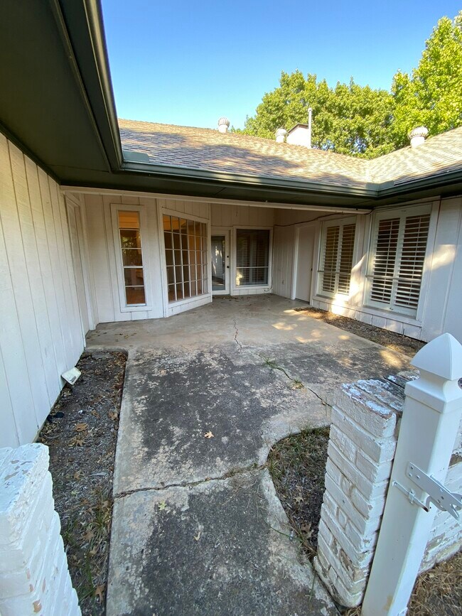 Building Photo - 6614 Harvest Glen Dr
