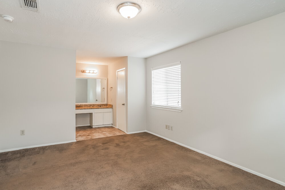 Building Photo - 11923 Yeatmah Ln